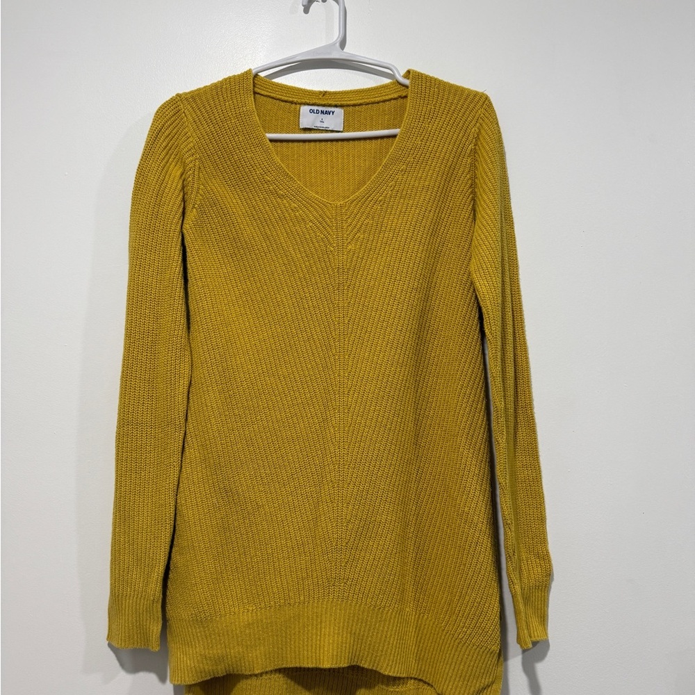 Old Navy mustard yellow sweater‎ - Picture 3 of 5